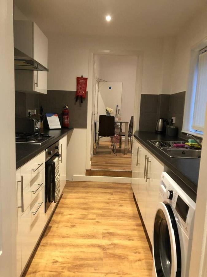 Lovely 4-Bed House In Anfield All En-Suite Λίβερπουλ Εξωτερικό φωτογραφία